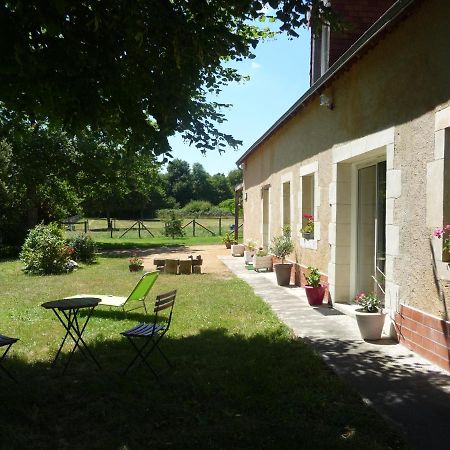 Chambre D'Hote En Vallee Du Loir - Elevage Des Rosiers Bazouges-sur-le-Loir エクステリア 写真