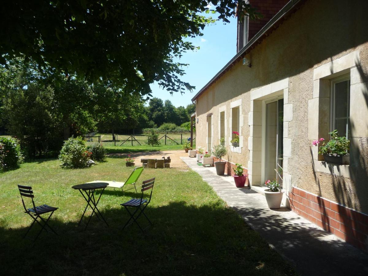 Chambre D'Hote En Vallee Du Loir - Elevage Des Rosiers Bazouges-sur-le-Loir エクステリア 写真