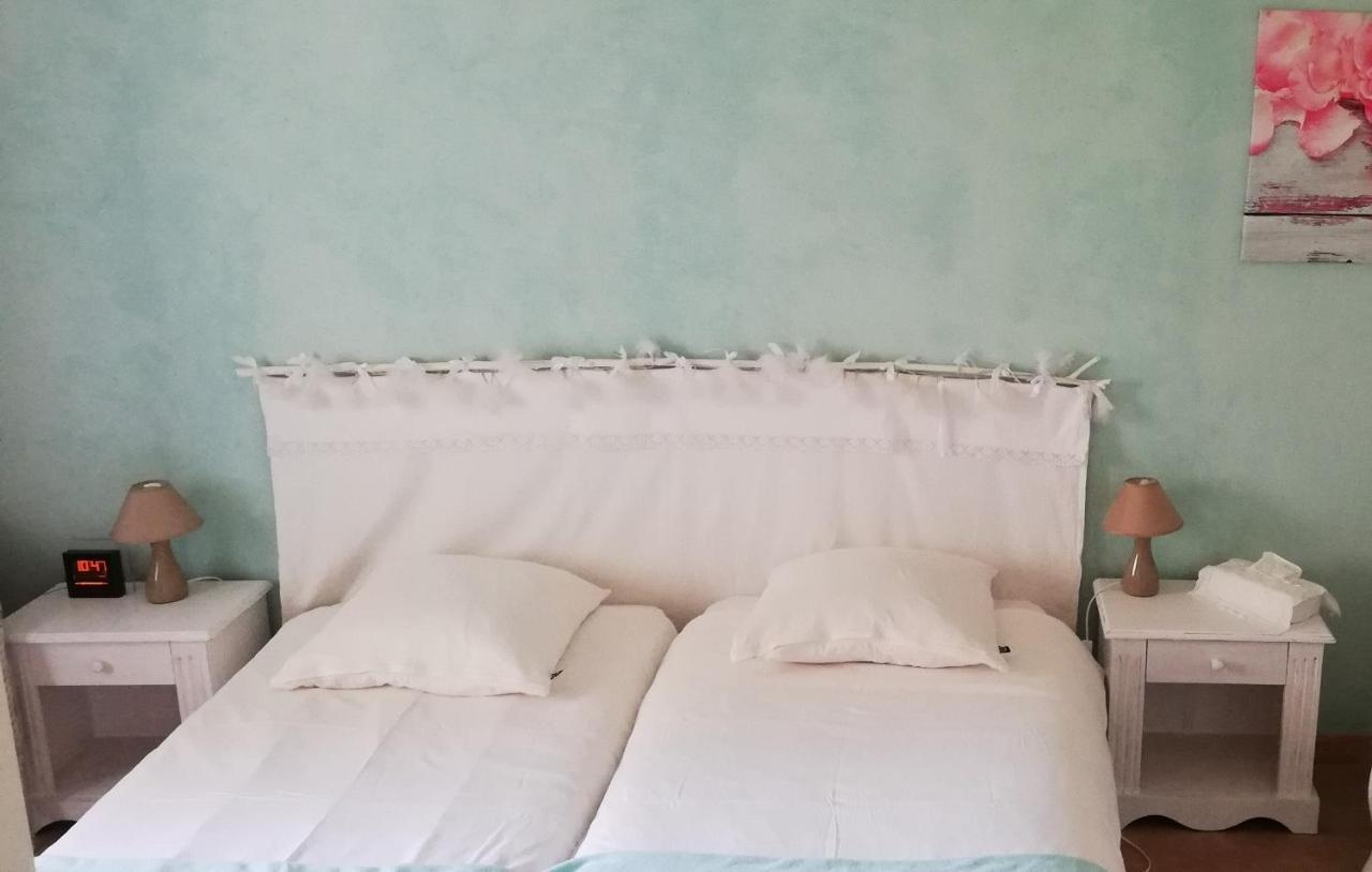 Chambre D'Hote En Vallee Du Loir - Elevage Des Rosiers Bazouges-sur-le-Loir エクステリア 写真